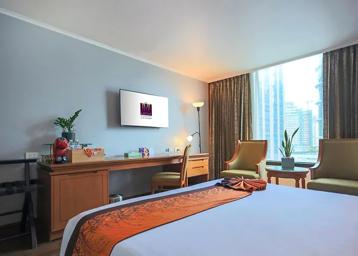 Lotus Sukhumvit 33