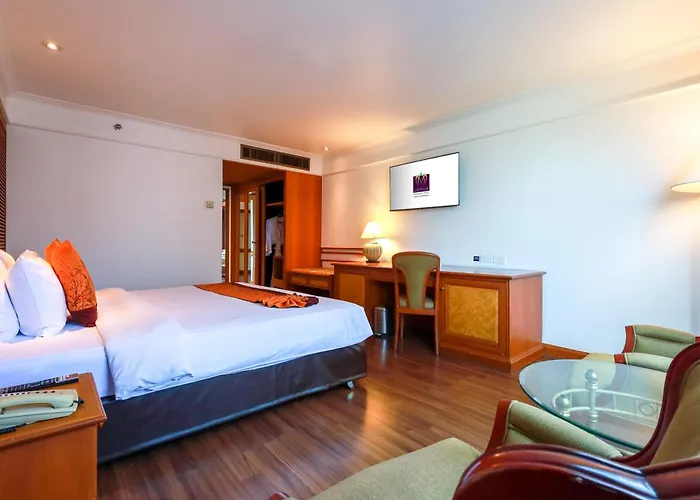 Lotus Sukhumvit 33 Hotel