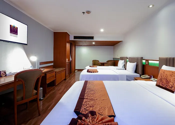 Lotus Sukhumvit 33 Hotel 4*
