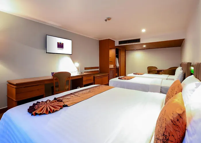 Hotel Lotus Sukhumvit 33 4*