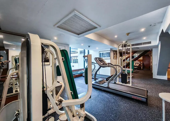 Lotus Sukhumvit 33 Hotel